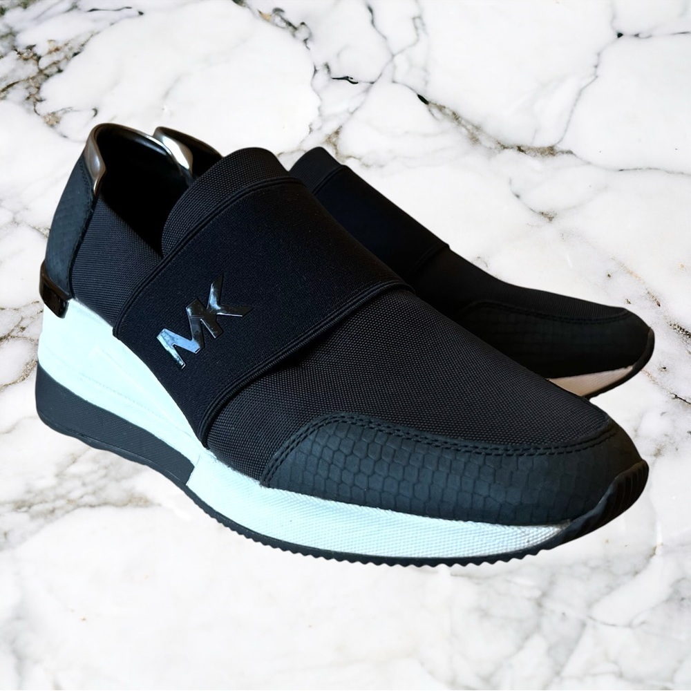 Michael Kors fashion sneakers 9.5 - Picture 2 of 16